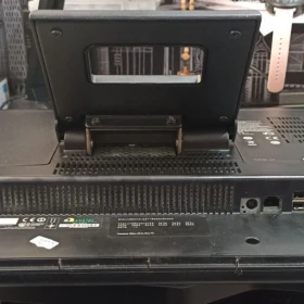 Komputer HP Compaq 100eu All In ONE  20" LCD 1600x900 matowa/Intel Atom D410 2x1,67GHz/3GB RAM DDR2(2+1)/320GB HDD Super stan