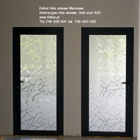 Usługa oklejania szklanych drzwi Warszawa - folie na szklane drzwi, folie do biura, szkół, szpitali, magazynów, aptek, przedszkoli...Oklejamy Wawa