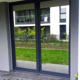 Lustro weneckie Warszawa - folia wenecka na okna w mieszkaniu- Widzisz nie będąc widzianym- okno weneckie Warszawa-Oklejamy