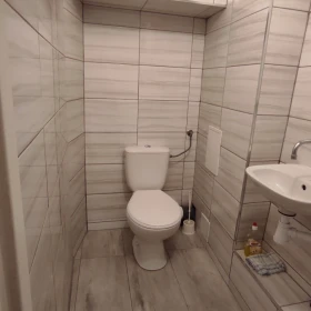 Lokal użytkowy 14,5 m2 w Alejach Częstochowa