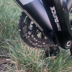 Rower szosowy Triban 6061 Alu-karbo