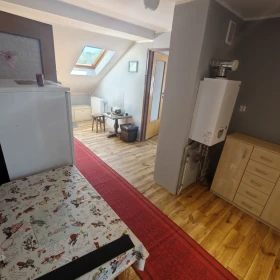 Wynajmę mieszkanie w budynku wolnostojącym Cz-wa, Korkowa pow. 64 m2+komórka 12m2 umeblowane za 1 500,00 zł/ m-c+ media wg liczników parking do dyspoz