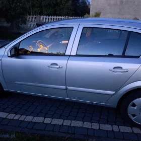Samochód opel astra