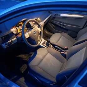 Samochód opel astra