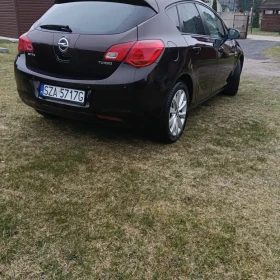 Opel Astra J benzyna