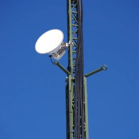 MAszt mobilny - Internet LTE, 5G, mobilna wieża telekomunikacyjna