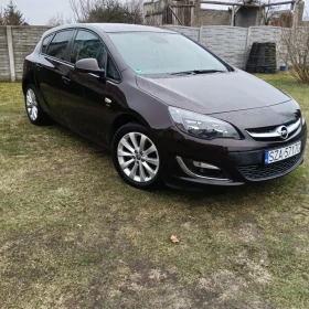 Opel Astra benzyna