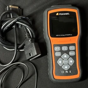 Foxwell NT630 Plus tester diagnostyczny, prawie nowy, bez pudełka