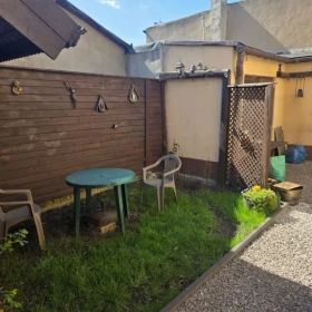 Dom dwupiętrowy w dzielnicy Stradom w Częstochowie