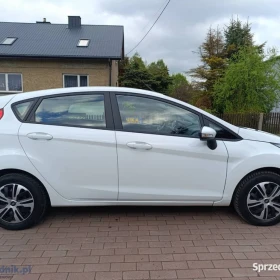 Ford Fiesta 1.2 benzyna 2015r 5 drzwi
