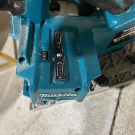 Akumulatorowa ręczna pilarka tarczowa – zagłębiarka Makita DSP600 LXT