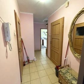 balkon, 2 piwnice, przestronne 3 pokoje