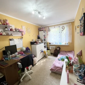 balkon, 2 piwnice, przestronne 3 pokoje