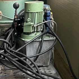 Uniwersalna prasa hydrauliczna SIEVERS 300/150 do klejenia konstrukcji - łuków z drewna