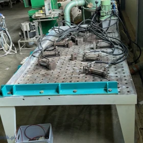 Uniwersalna prasa hydrauliczna SIEVERS 300/150 do klejenia konstrukcji - łuków z drewna