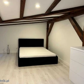Września RYNEK Stylowe Poddasze 65m2 pełne wyposażenie