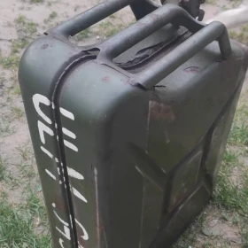 Sprzedam kanistry 20l
