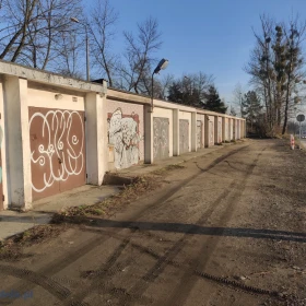 Sprzedam garaż murowany