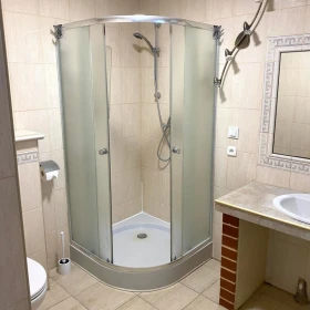 Wynajmę kawalerkę 45m2 z ogródkiem w dzielnicy Kiedrzyn, dwa pokoje Częstochowa
